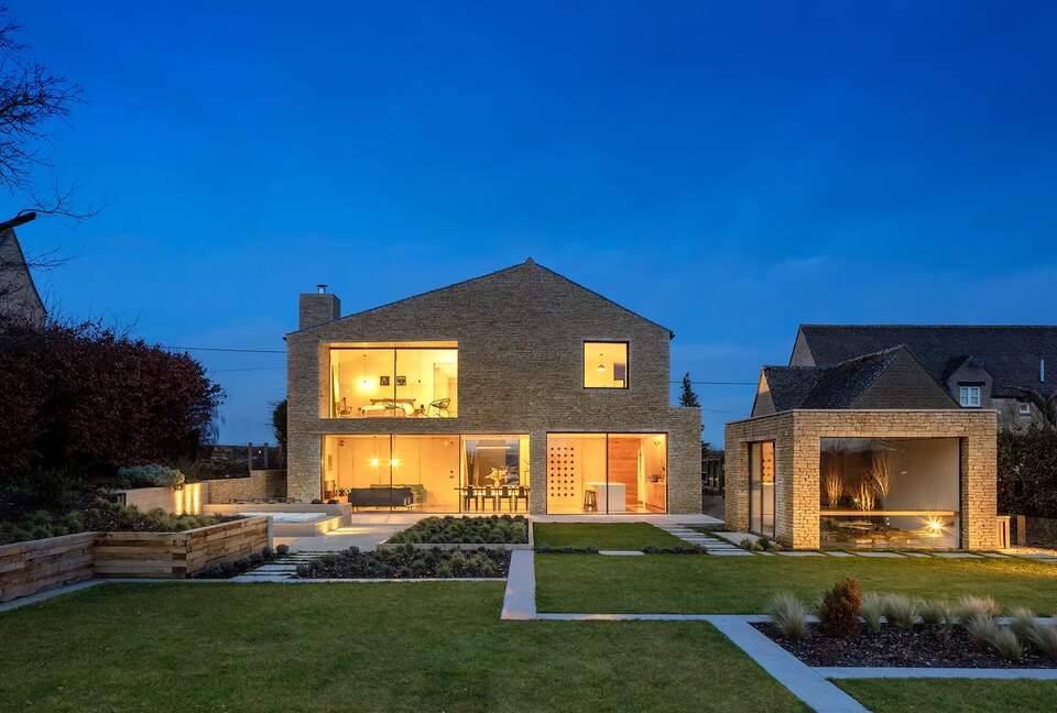 Contemporary Residence with Countryside Views - Malmesbury, United Kingdom