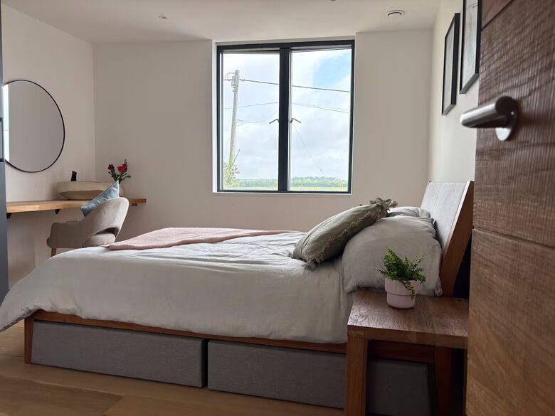 Contemporary Residence with Countryside Views - Malmesbury, United Kingdom