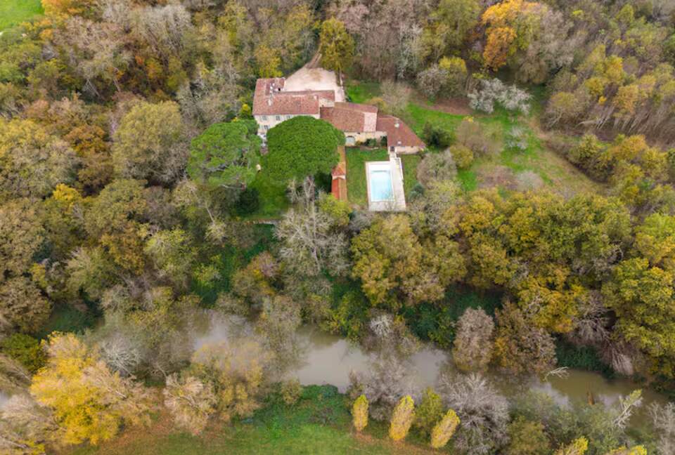 A Timeless French Château with Modern Elegance - Saint-Jean-Poutge, France