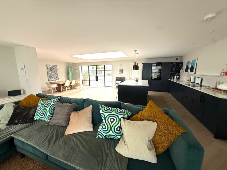 Elegant West Dorset Residence by the Coast - Dorchester, United Kingdom