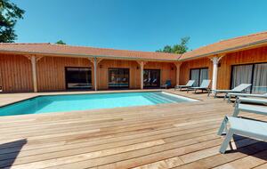 The Arès Coastal Villa - Arès, France