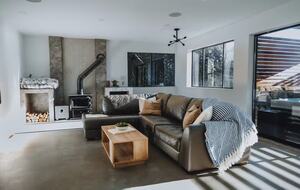 Modern Arms Nook Ocean Retreat Suite - North Vancouver, Canada