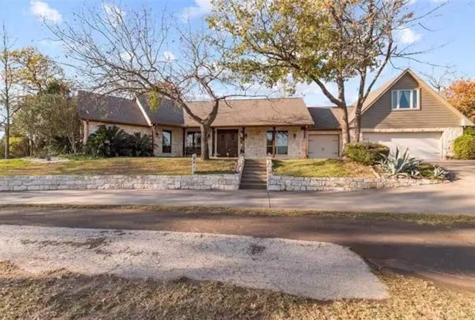 Waterfront Estate on Deep-Water Cove with Sandy Beach - Malakoff, Texas