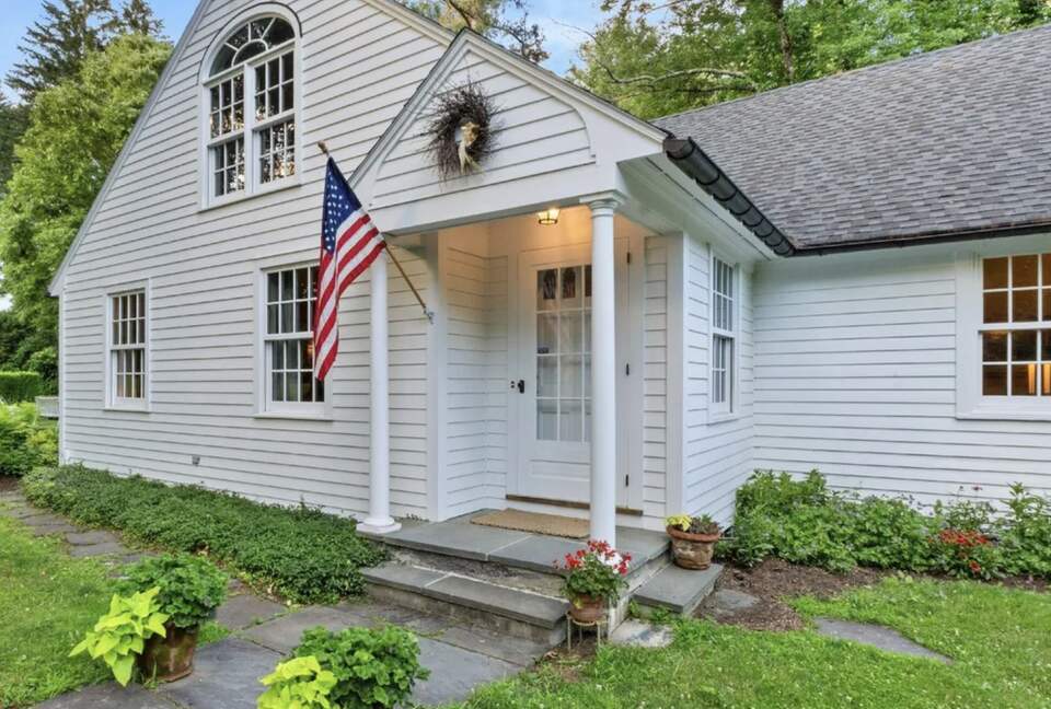 Four-Acre Berkshire Country Retreat - Stockbridge, Massachusetts