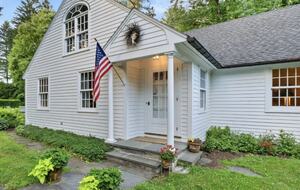 Four-Acre Berkshire Country Retreat - Stockbridge, Massachusetts