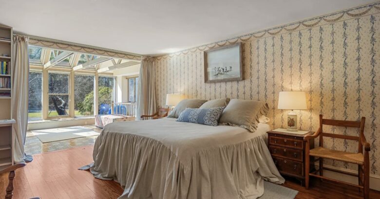 Four-Acre Berkshire Country Retreat - Stockbridge, Massachusetts
