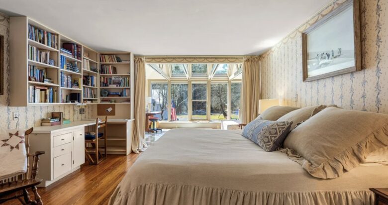 Four-Acre Berkshire Country Retreat - Stockbridge, Massachusetts