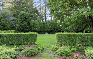 Four-Acre Berkshire Country Retreat - Stockbridge, Massachusetts