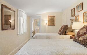 Four-Acre Berkshire Country Retreat - Stockbridge, Massachusetts