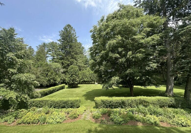 Four-Acre Berkshire Country Retreat - Stockbridge, Massachusetts