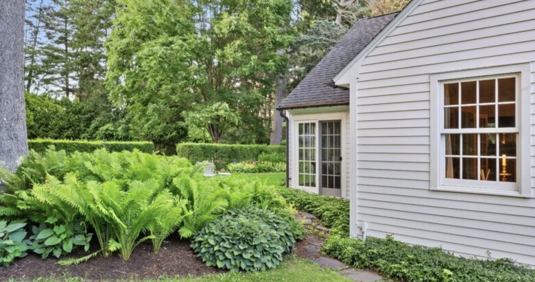 Four-Acre Berkshire Country Retreat - Stockbridge, Massachusetts