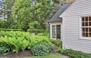 Four-Acre Berkshire Country Retreat - Stockbridge, Massachusetts