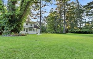 Four-Acre Berkshire Country Retreat - Stockbridge, Massachusetts