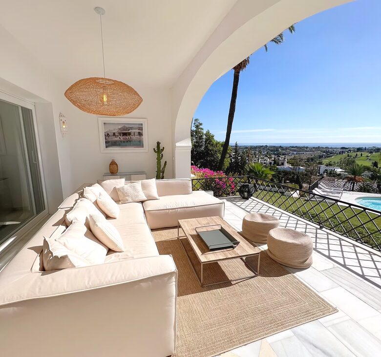 Sophisticated Living with Panoramic Sea Views - Benahavís, Spain