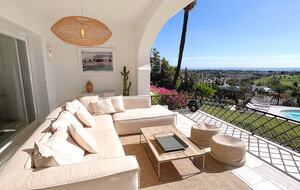 Sophisticated Living with Panoramic Sea Views - Benahavís, Spain