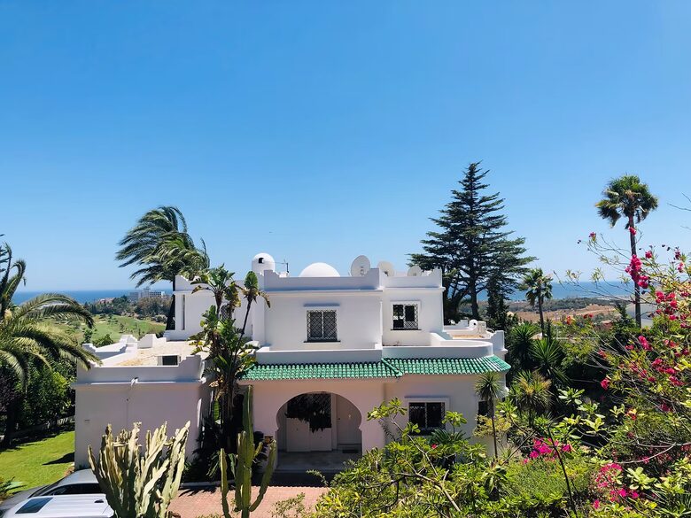Sophisticated Living with Panoramic Sea Views - Benahavís, Spain