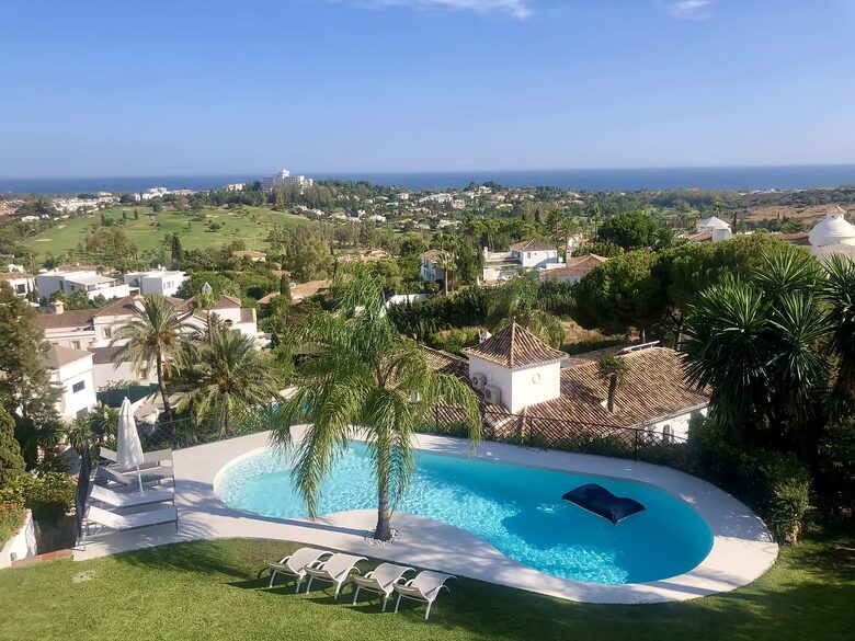 Sophisticated Living with Panoramic Sea Views - Benahavís, Spain
