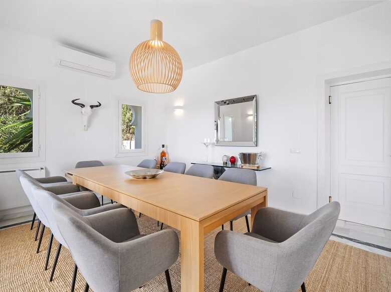 Sophisticated Living with Panoramic Sea Views - Benahavís, Spain