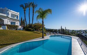 Sophisticated Living with Panoramic Sea Views - Benahavís, Spain
