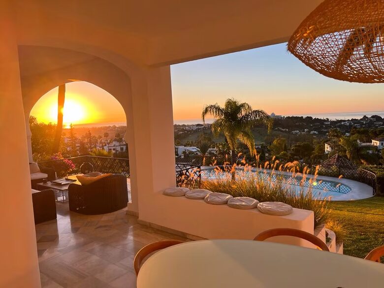 Sophisticated Living with Panoramic Sea Views - Benahavís, Spain