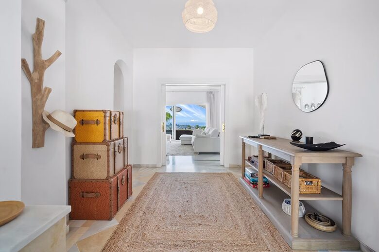 Sophisticated Living with Panoramic Sea Views - Benahavís, Spain