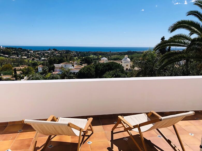 Sophisticated Living with Panoramic Sea Views - Benahavís, Spain