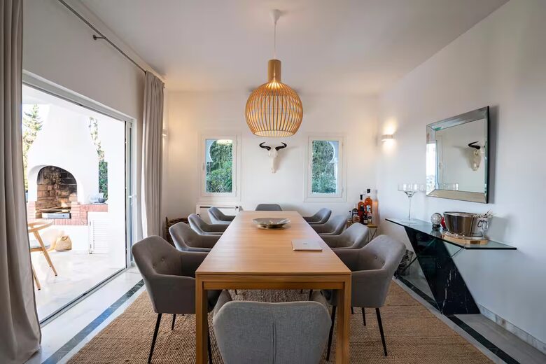 Sophisticated Living with Panoramic Sea Views - Benahavís, Spain