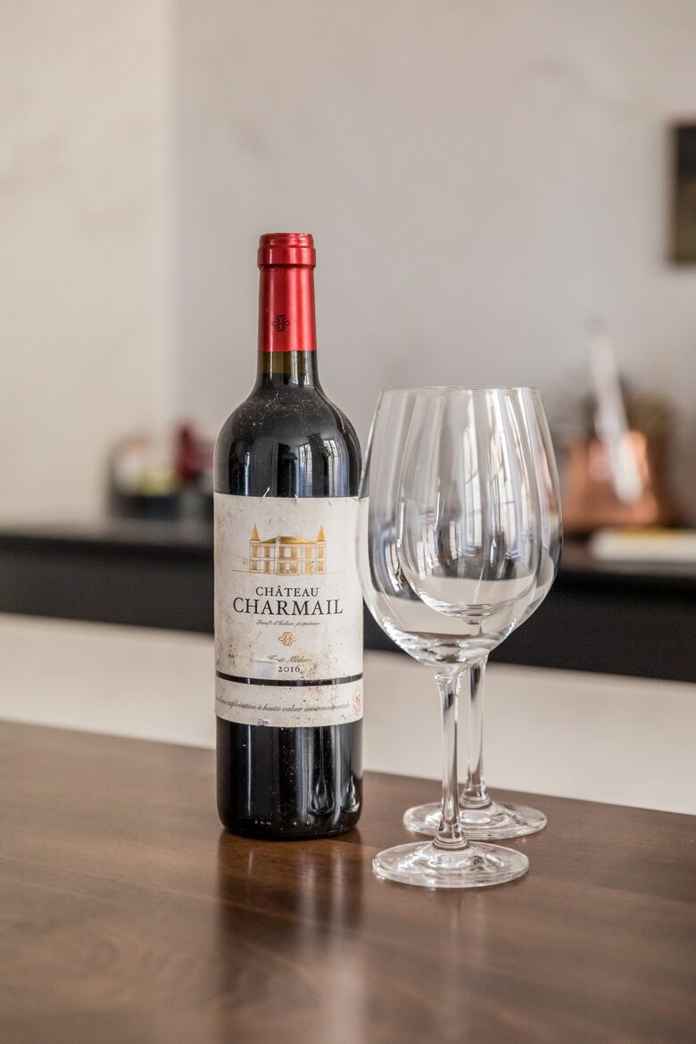 Live at the Center of Bordeaux's Food, Wine and History - Bordeaux, France