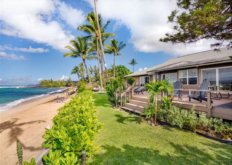 Laniakea Turtle Beach Retreat - Haleiwa, Hawaii