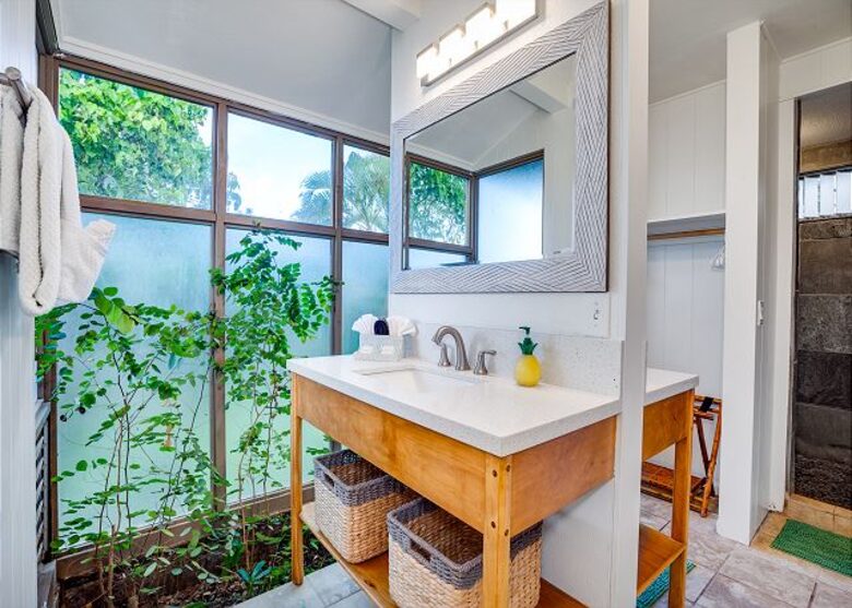 Laniakea Turtle Beach Retreat - Haleiwa, Hawaii
