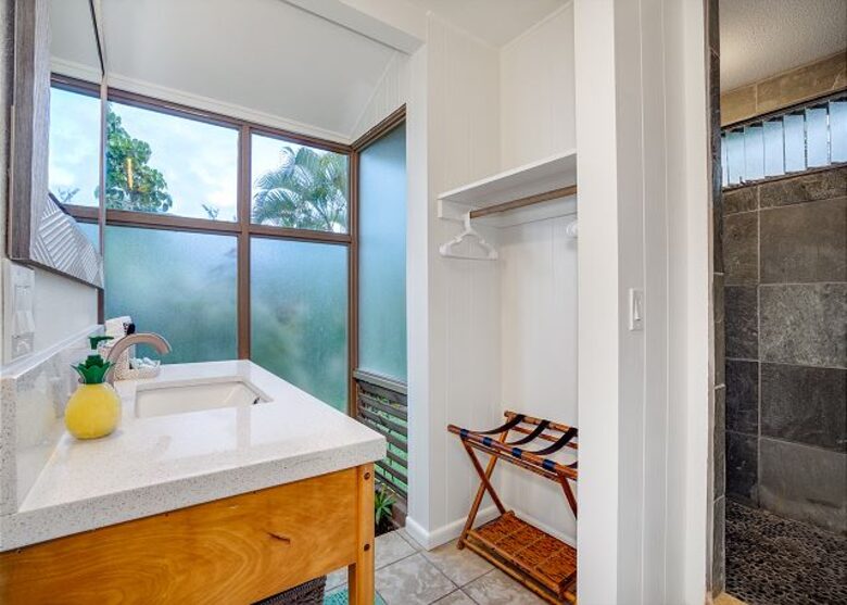 Laniakea Turtle Beach Retreat - Haleiwa, Hawaii
