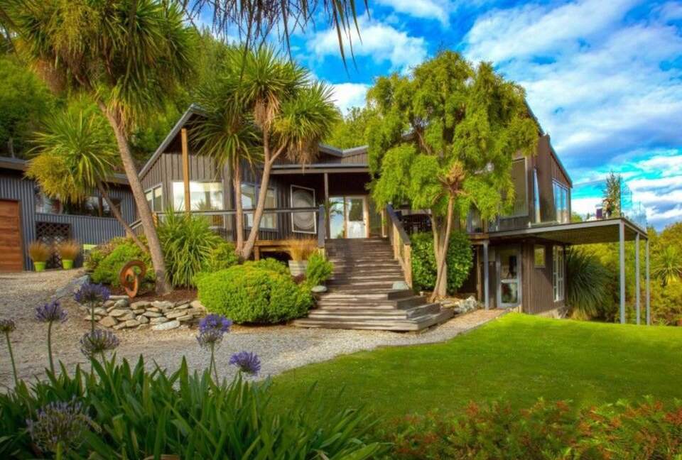 Queenstown Retreat with Lake Wakatipu & Mountain Views - Queenstown, New Zealand