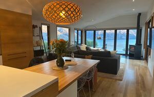 Queenstown Retreat with Lake Wakatipu & Mountain Views - Queenstown, New Zealand