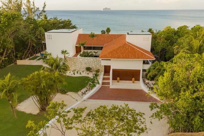 A Private Beachfront Sanctuary on Cozumel’s Northern Coast - Cozumel, Mexico