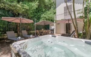 Refined Cannes Villa with Hot Tub Terrace - Cannes, France