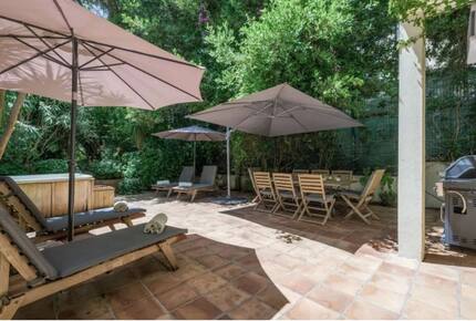 Refined Cannes Villa with Hot Tub Terrace - Cannes, France