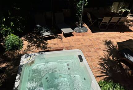 Refined Cannes Villa with Hot Tub Terrace - Cannes, France