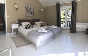 Refined Cannes Villa with Hot Tub Terrace - Cannes, France