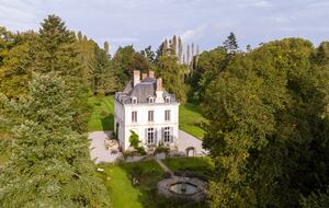 Le Château de la Motte - Joué-du-Plain, France