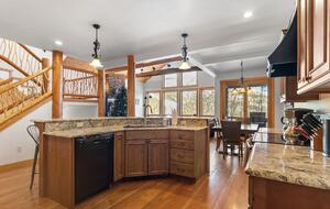 Luxury Mountain Escape with Panoramic Whitefish Views - Whitefish, Montana