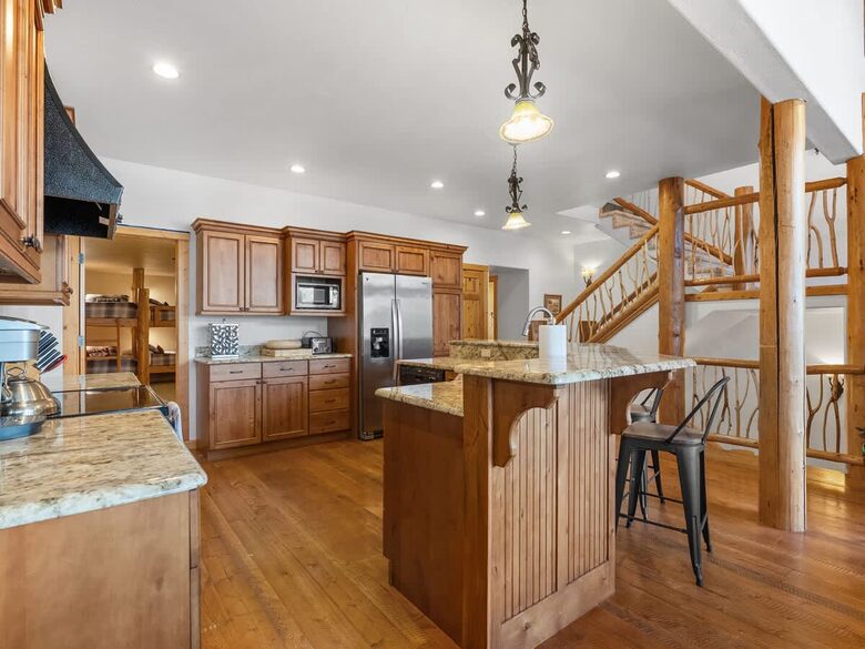 Luxury Mountain Escape with Panoramic Whitefish Views - Whitefish, Montana