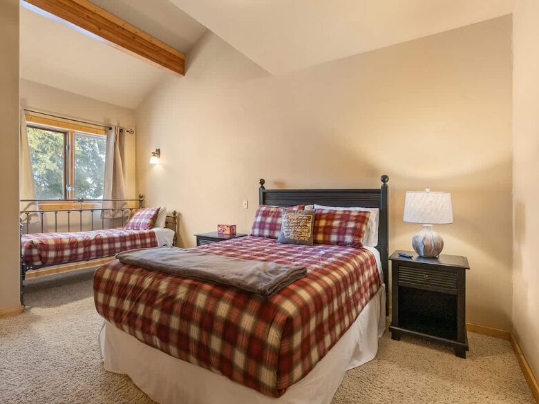 Luxury Mountain Escape with Panoramic Whitefish Views - Whitefish, Montana