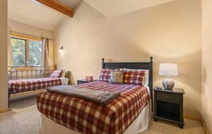 Luxury Mountain Escape with Panoramic Whitefish Views - Whitefish, Montana