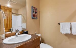 Luxury Mountain Escape with Panoramic Whitefish Views - Whitefish, Montana