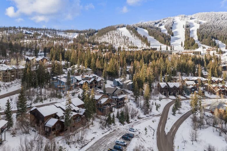 Luxury Mountain Escape with Panoramic Whitefish Views - Whitefish, Montana