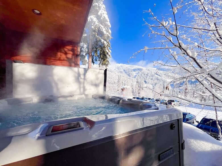Luxury Mountain Escape with Panoramic Whitefish Views - Whitefish, Montana