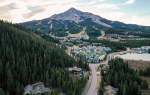 Ski-In/Ski-Out Big Sky Retreat Near Mountain Village - Big Sky, Montana