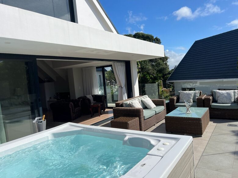 Elegant St Francis Bay Luxury Shore Rd Home - St Francis Bay, South Africa