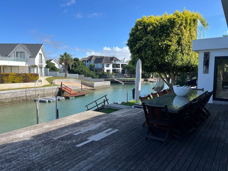 Elegant St Francis Bay Luxury Shore Rd Home - St Francis Bay, South Africa