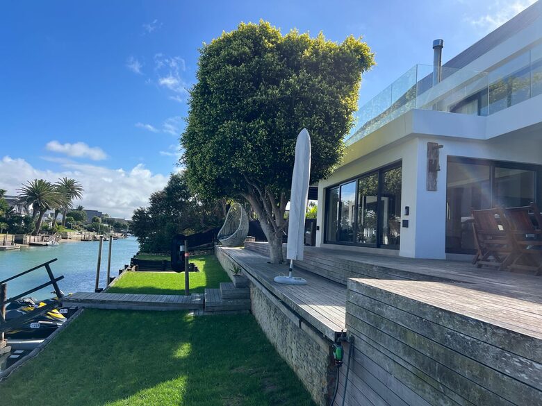 Elegant St Francis Bay Luxury Shore Rd Home - St Francis Bay, South Africa